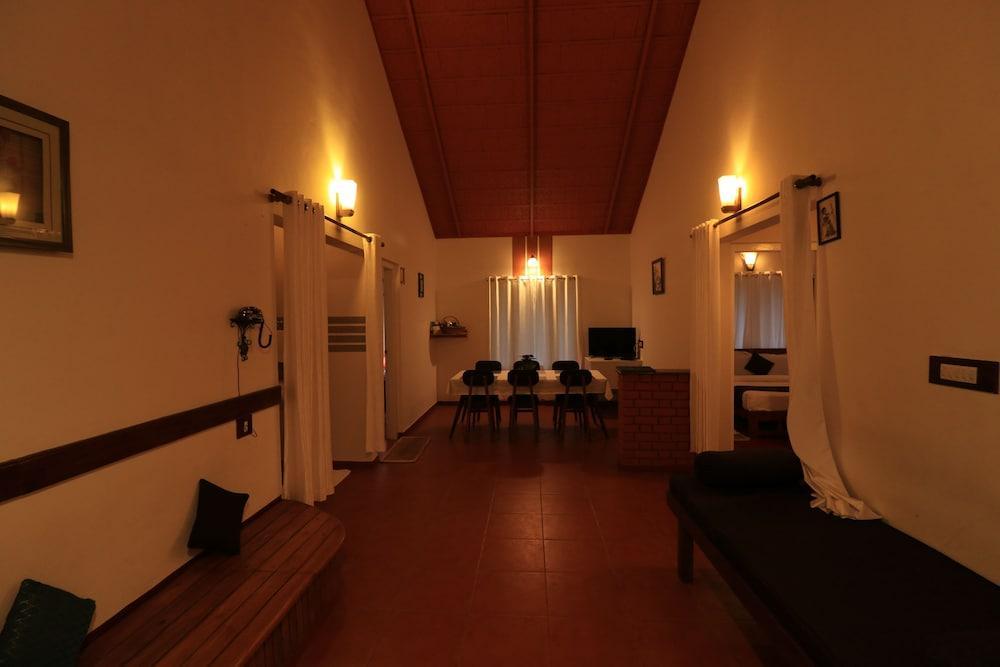 Ambady Estate Hotel Munnar Exterior photo