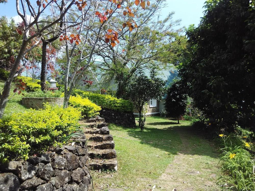 Ambady Estate Hotel Munnar Exterior photo