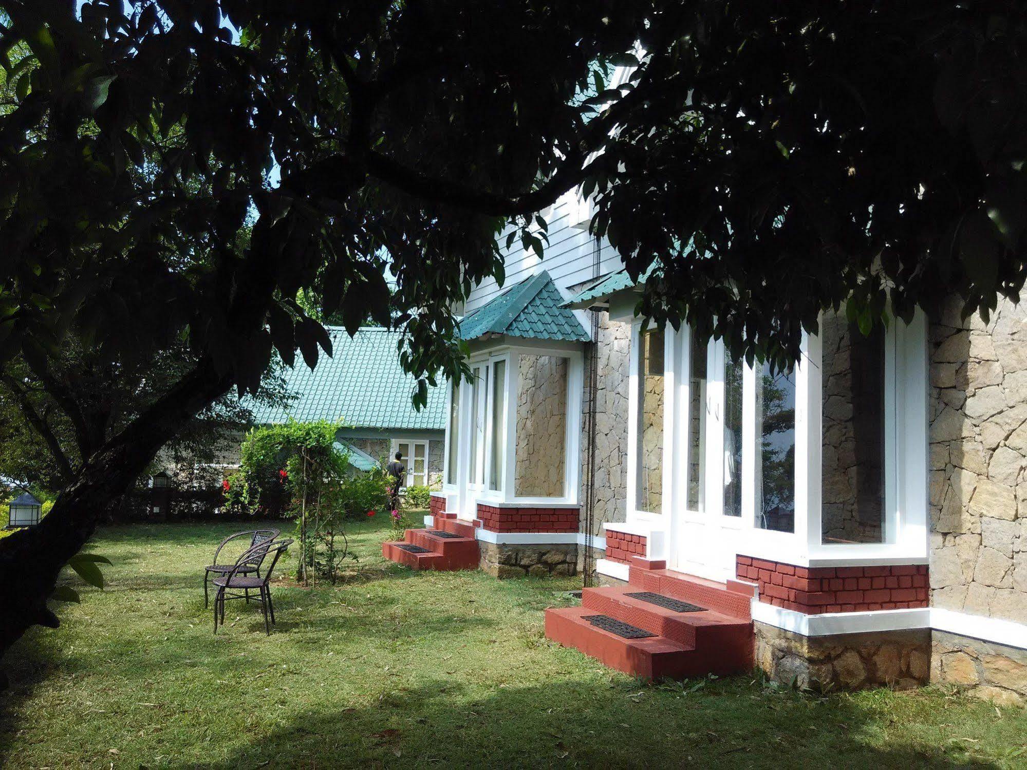 Ambady Estate Hotel Munnar Exterior photo